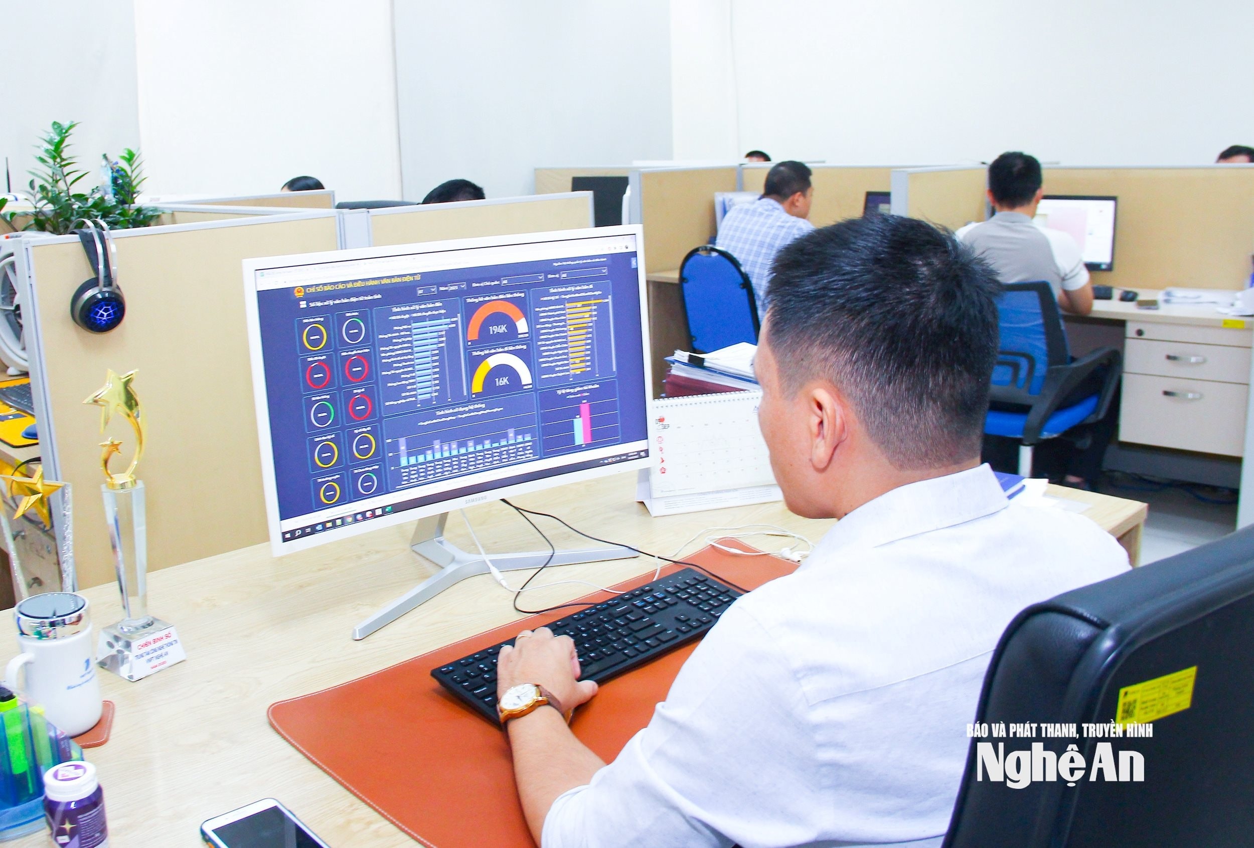 bna_-doi-moi-sang-tao-chuyen-doi-so-dang-duoc-cac-cap-uy-dang-o-nghe-an-xac-dinh-la-mot-trong-khau-dot-pha-quan-trong-trong-nhiem-ky-2025-2030.-anh-mai-hoa.jpg