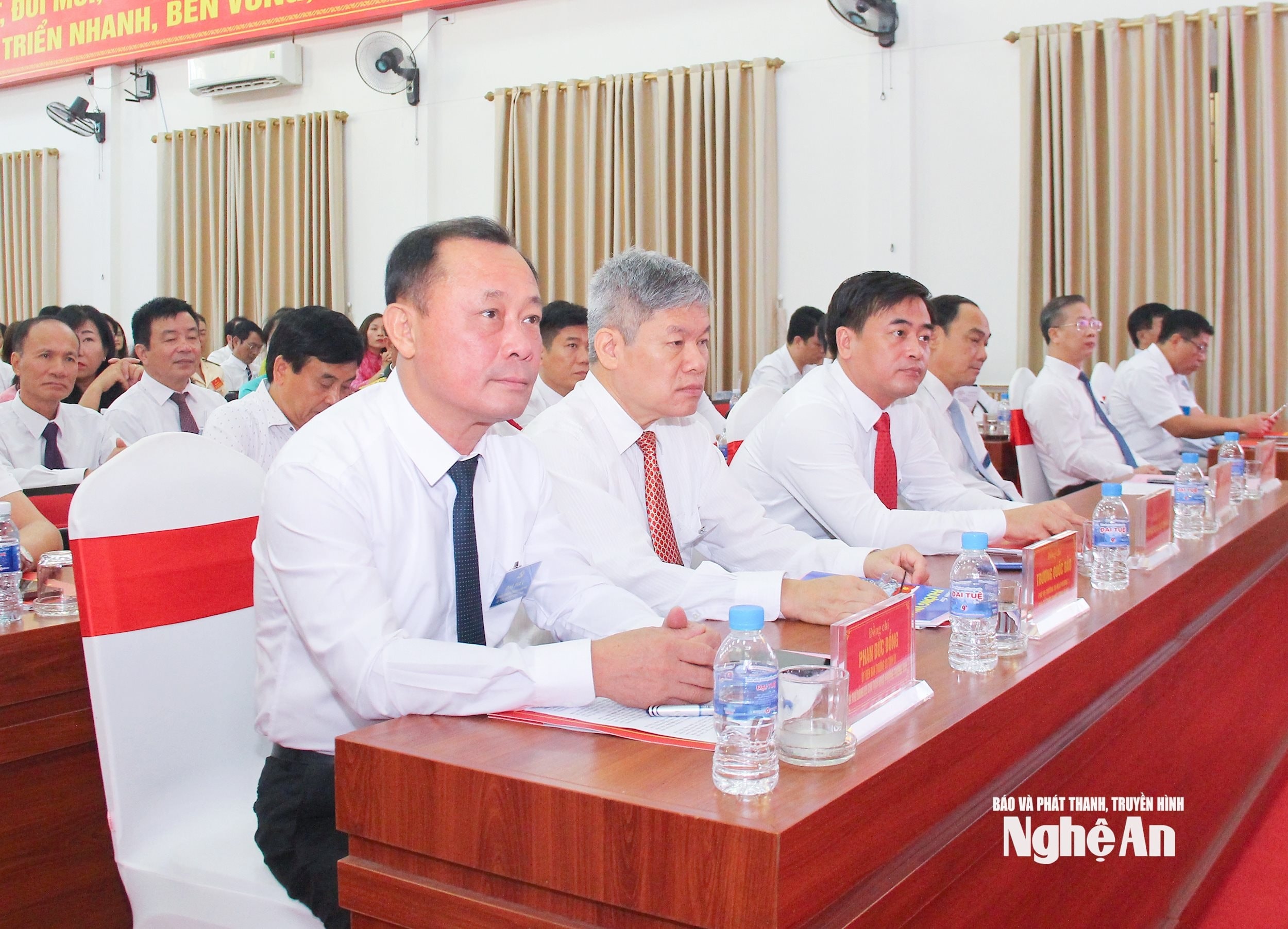 bna_-cac-dong-chi-lanh-dao.jpg