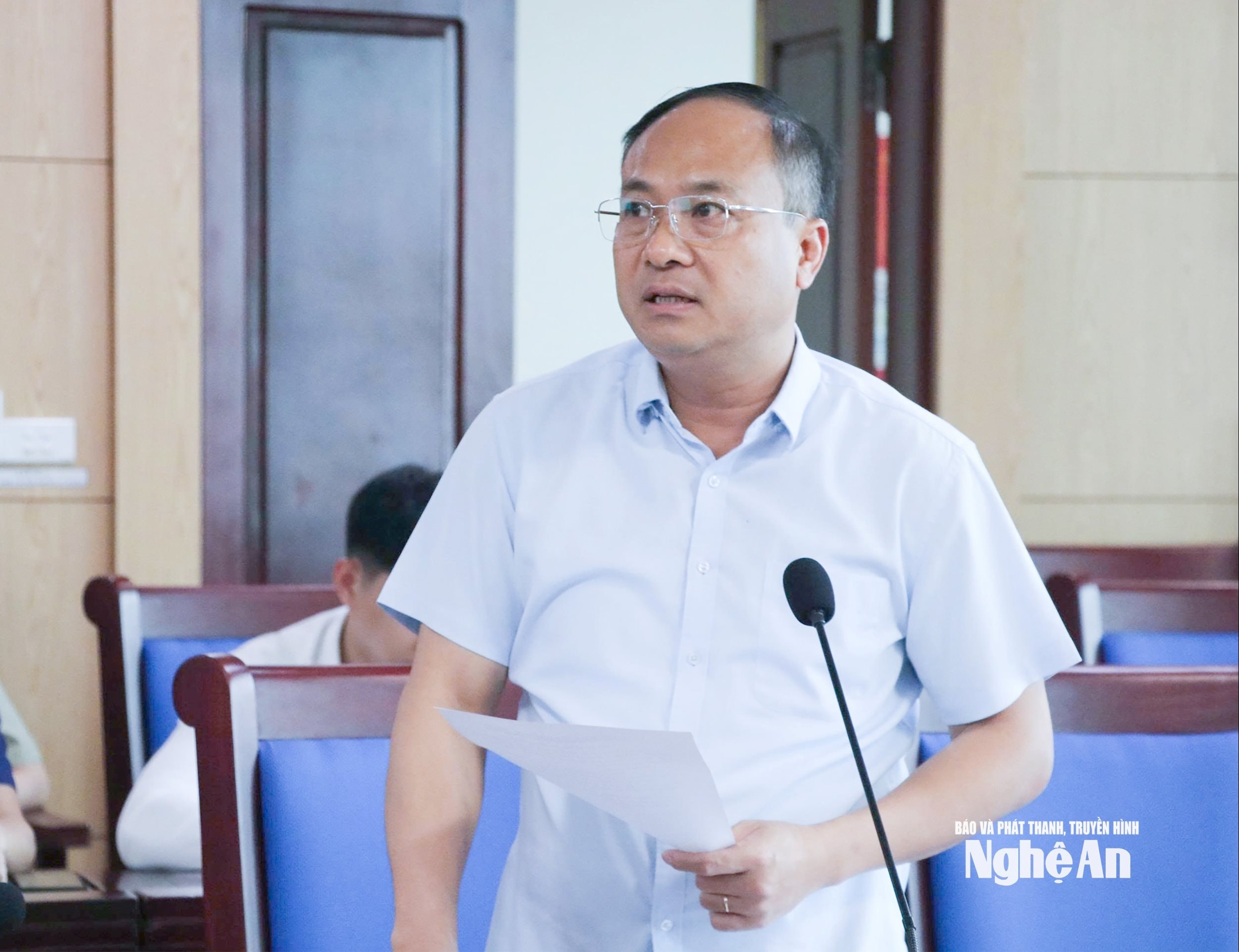bna_-giam-doc-so-noi-vu-nguyen-viet-hung-phat-bieu-tai-phien-hop.jpg