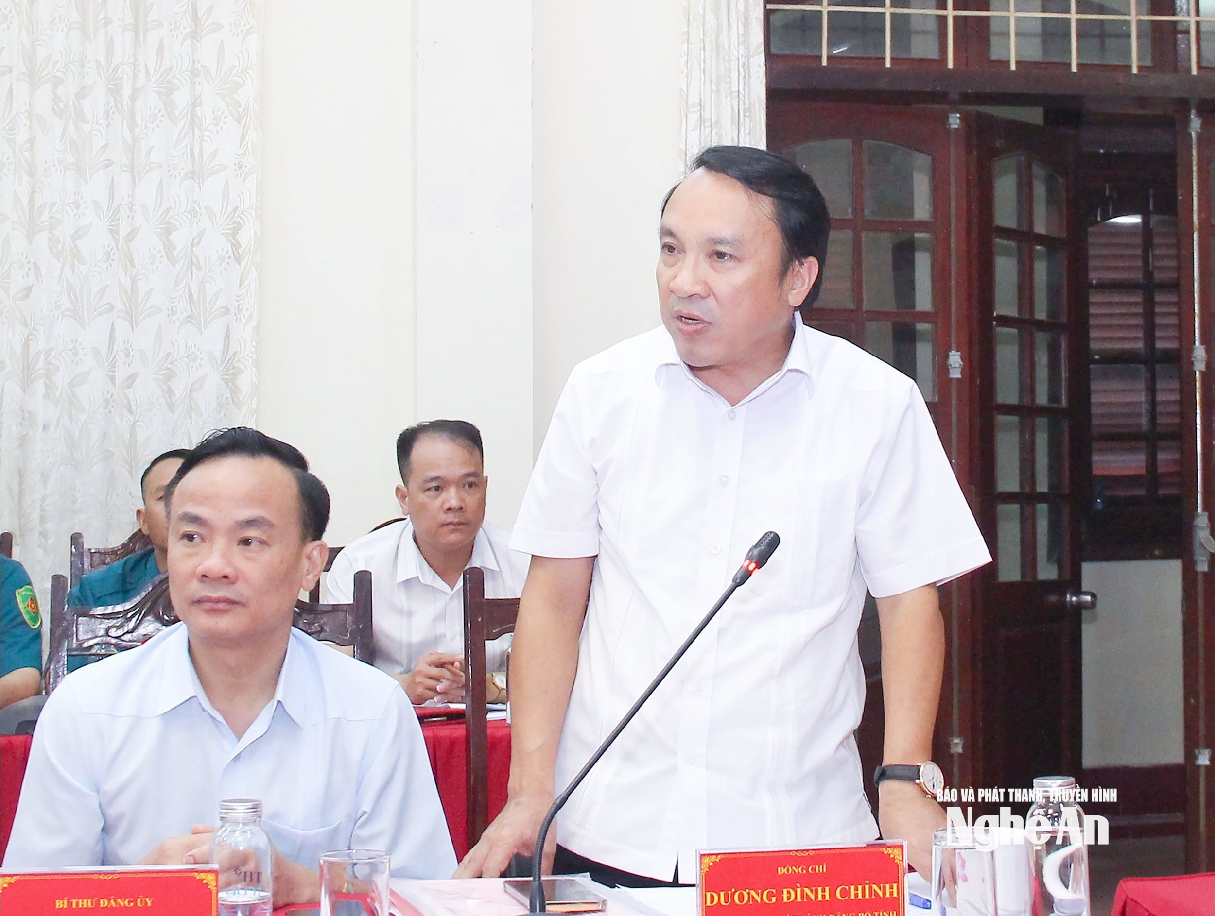 bna_-dong-chi-duong-dinh-chinh-uy-vien-ban-chap-hanh-dang-bo-tinh-bi-thu-dang-uy-xa-dong-loc-bao-cao-ket-qua-cong-tac-chuan-bi-dai-hoi-cua-dang-bo-xa.-i-hoa.jpg
