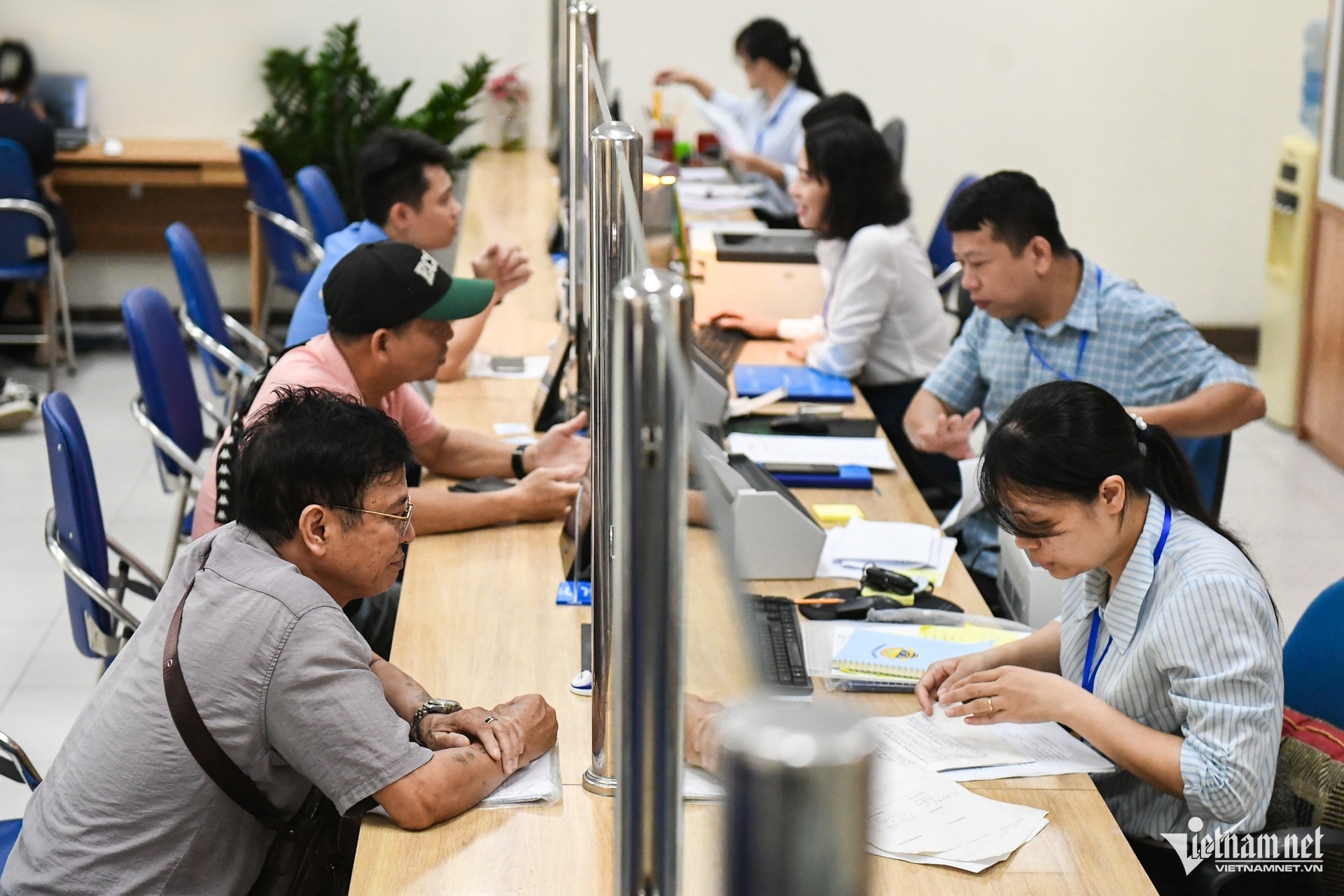 w-hanh-chinh-van-phong-4-1811.jpeg?width=0&s=IZDLwpf3bnAALGpOS7T53g