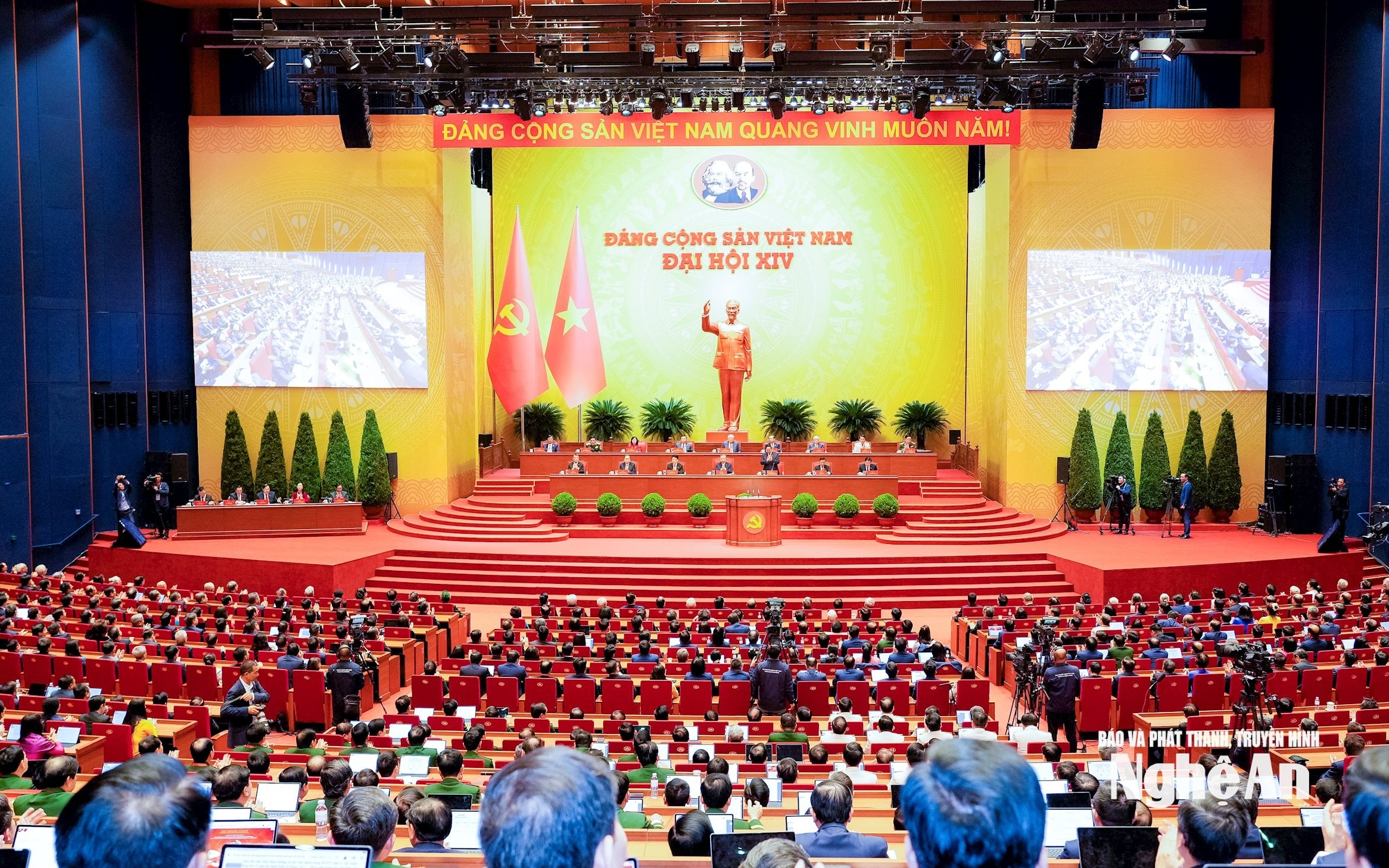 Đại hội đại biểu toàn quốc lần thứ XIV của Đảng thành công tốt đẹp
