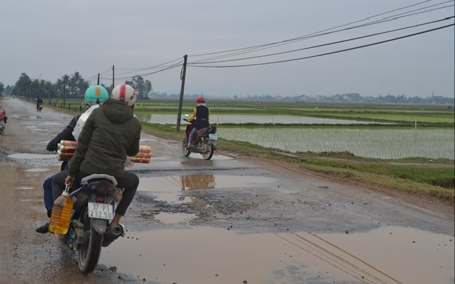 Cử tri kiến nghị sửa chữa Tỉnh lộ 533, đoạn qua xã Hợp Minh