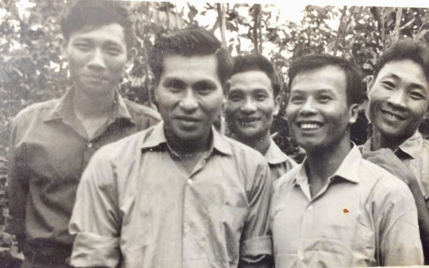 Gắn bó và phụng sự nền giáo dục cách mạng