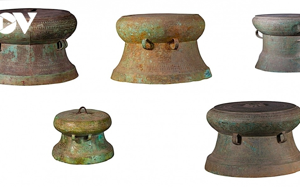 CÁI RỖNG VÀ TIẾNG VỌNG:  TỪ BỘ SƯU TẬP TRỐNG ĐỒNG LÀNG VẠC