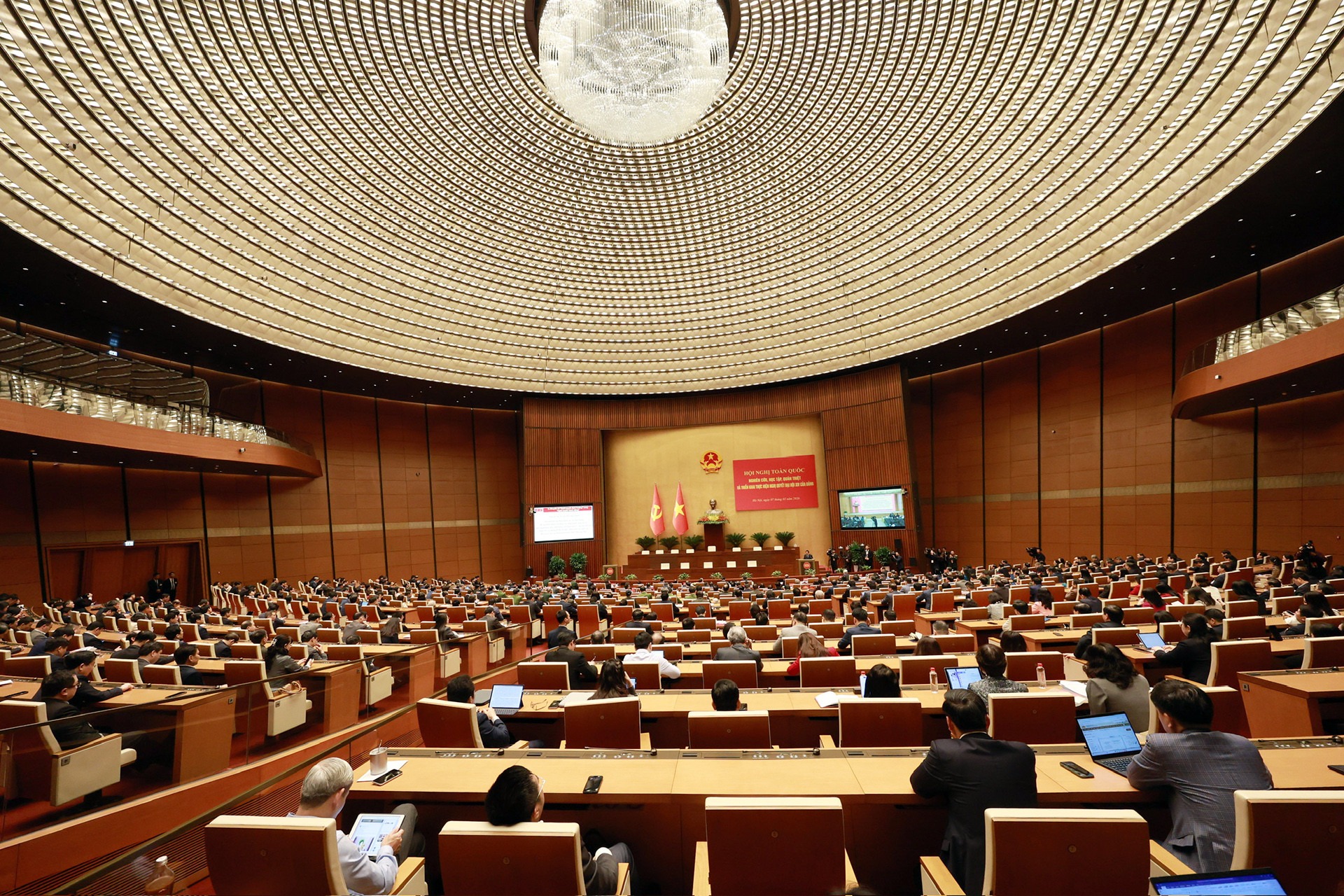 hoi-nghi-735.jpg?width=0&s=oaTrFiw-u7xDu6PIChVmlw