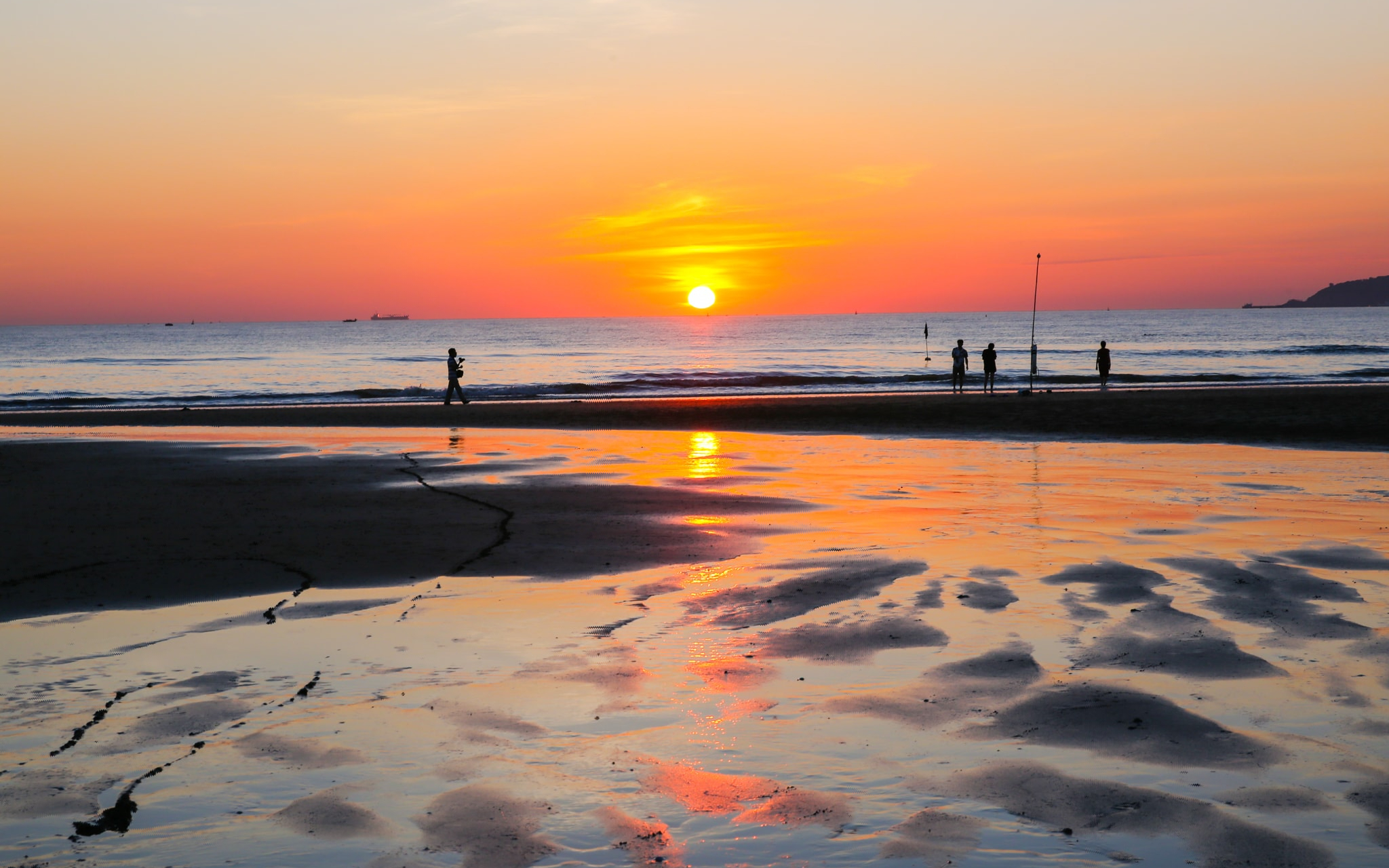 Giữa 2 lần mặt trời