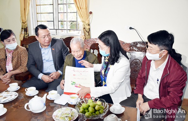 anh-chuc-tet-1.jpg