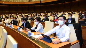 Quốc hội khóa XV biểu quyết thông qua 3 nghị quyết, 2 luật