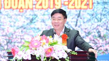 Xứng đáng là những ngọn cờ để bà con noi theo (*)