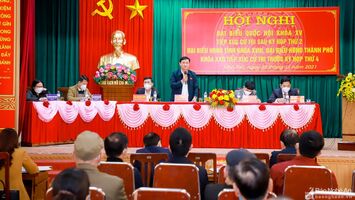 Bí thư Tỉnh ủy Thái Thanh Quý tiếp xúc cử tri phường Vinh Tân, thành phố Vinh