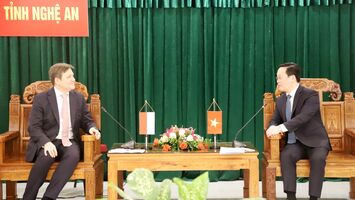 Chủ tịch UBND tỉnh Nguyễn Đức Trung tiếp thân mật Đại sứ nước Cộng hòa Ba Lan tại Việt Nam