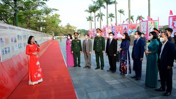 Triển lãm tranh cổ động và chuyên đề ảnh nhân kỷ niệm 60 năm Ngày Bác Hồ về thăm quê lần thứ 2