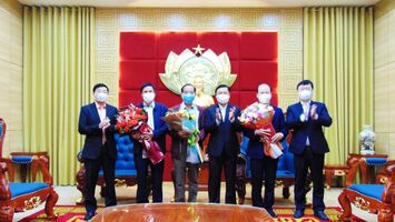 Thường trực Tỉnh ủy gặp mặt cán bộ được nghỉ hưu theo chế độ