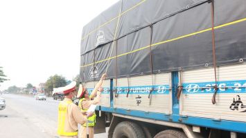 Nghệ An: Tăng cường xử lý vi phạm xe quá khổ, quá tải, ô tô vận tải khách trái quy định dịp Tết