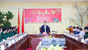Chủ tịch UBND tỉnh Nguyễn Đức Trung chúc Tết, giao lưu với cán bộ, chiến sỹ trên tuyến biên giới