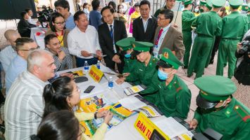 Vượt qua đại dịch, đảm bảo an sinh xã hội