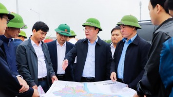 Chủ tịch UBND tỉnh Nguyễn Đức Trung kiểm tra tiến độ các dự án tại huyện Diễn Châu