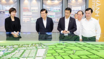 Nguyên Chủ tịch nước Trương Tấn Sang thăm Khu Công nghiệp VSIP Nghệ An