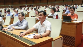 Quốc hội thống nhất tăng lương cơ sở cho cán bộ, công chức, viên chức lên mức 1,8 triệu đồng/tháng từ 1/7/2023