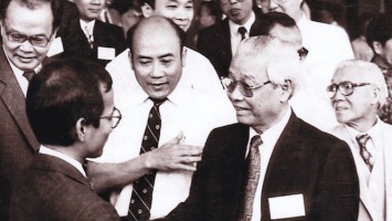 Nhà lãnh đạo dám chịu trách nhiệm “phá rào”