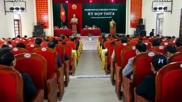 Kỳ họp thứ 8, HĐND huyện Quỳnh Lưu Khoá XX: Nâng cao tinh thần đổi mới, trách nhiệm