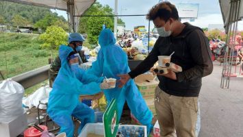 Nghệ An phân bổ hơn 700 tấn gạo cho người dân thiếu đói vì ảnh hưởng của Covid-19