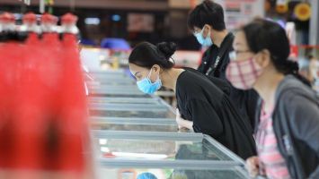 Giảm thuế VAT xuống 8% tác động thế nào tới người tiêu dùng?