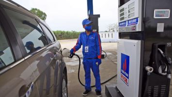 Chính phủ chỉ đạo bảo đảm cân đối cung cầu xăng dầu và điều hành giá bám sát giá thị trường thế giới