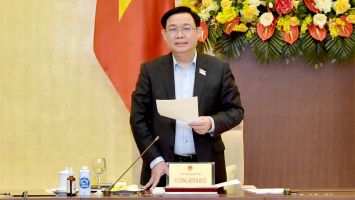 Chủ tịch Quốc hội Vương Đình Huệ chủ trì cuộc làm việc về dự án Luật Thi đua, khen thưởng (sửa đổi)