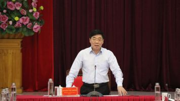 Đẩy mạnh đấu tranh, trấn áp các loại tội phạm và vi phạm pháp luật