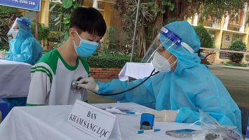 Tiêm vaccine Covid-19 cho trẻ từ 5 tuổi: Thận trọng, khoa học và khách quan