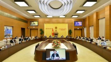 Ủy ban Thường vụ Quốc hội cho ý kiến về thí điểm xử lý nợ xấu, chống lãng phí