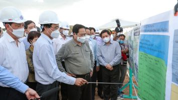 Thủ tướng đôn đốc triển khai nhiệm vụ cấp bách phục hồi, phát triển kinh tế - xã hội