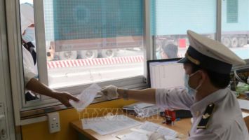 Việt Nam tạm dừng khai báo y tế Covid-19 với người nhập cảnh từ 0h ngày 27.4