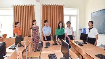 HĐND tỉnh giám sát về công tác đào tạo, phát triển nguồn nhân lực tại TP Vinh