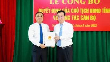 Công bố quyết định luân chuyển, bổ nhiệm Giám đốc Sở Nội vụ tỉnh Nghệ An
