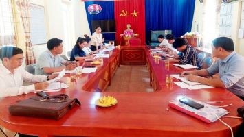 Ban Dân tộc HĐND huyện Con Cuông giám sát việc thực hiện chế độ, chính sách đối với giáo viên và học sinh bán trú