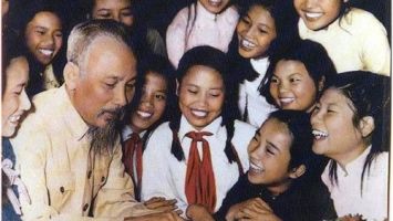 Video: Ai yêu Bác Hồ Chí Minh hơn thiếu niên nhi đồng