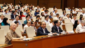 Quốc hội thảo luận về kết quả thực hiện kế hoạch phát triển kinh tế