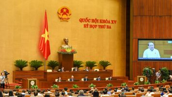 Linh hoạt các giải pháp kiềm chế giá xăng dầu tăng cao