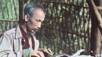 Bác Hồ với tờ báo làm công tác địch vận