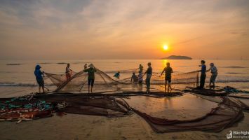 Nét quyến rũ của bình minh phố biển Cửa Lò