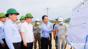 Chủ tịch UBND tỉnh Nguyễn Đức Trung kiểm tra tiến độ một số công trình, dự án trọng điểm