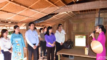 Đoàn Giám sát của Ủy ban Văn hóa, Giáo dục của Quốc hội làm việc tại huyện Nam Đàn