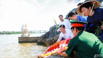 Lãnh đạo tỉnh Nghệ An tri ân các Anh hùng liệt sĩ tại Thành cổ Quảng Trị, sông Thạch Hãn, 'đất thép' Vĩnh Linh