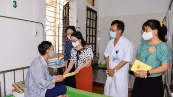 Nhiều bác sỹ, nhân viên y tế bệnh viện công Quỳnh Lưu 'nhảy' sang làm việc ở cơ sở y tế tư nhân