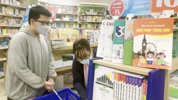 Phụ huynh, học sinh lúng túng khi chọn sách giáo khoa theo chương trình giáo dục phổ thông mới