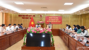 Đoàn đại biểu Quốc hội tỉnh Nghệ An lấy ý kiến góp ý vào dự thảo Luật Thực hiện dân chủ ở cơ sở