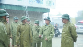 Bí thư Tỉnh ủy Nghệ An Thái Thanh Quý kiểm tra, đôn đốc công tác ứng phó mưa lụt tại Quỳnh Lưu, Hoàng Mai